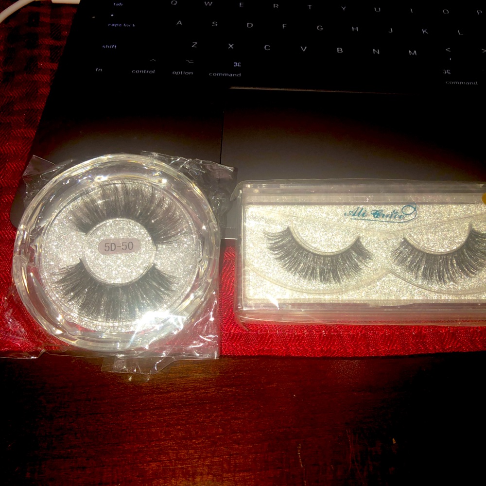 Eye lashes